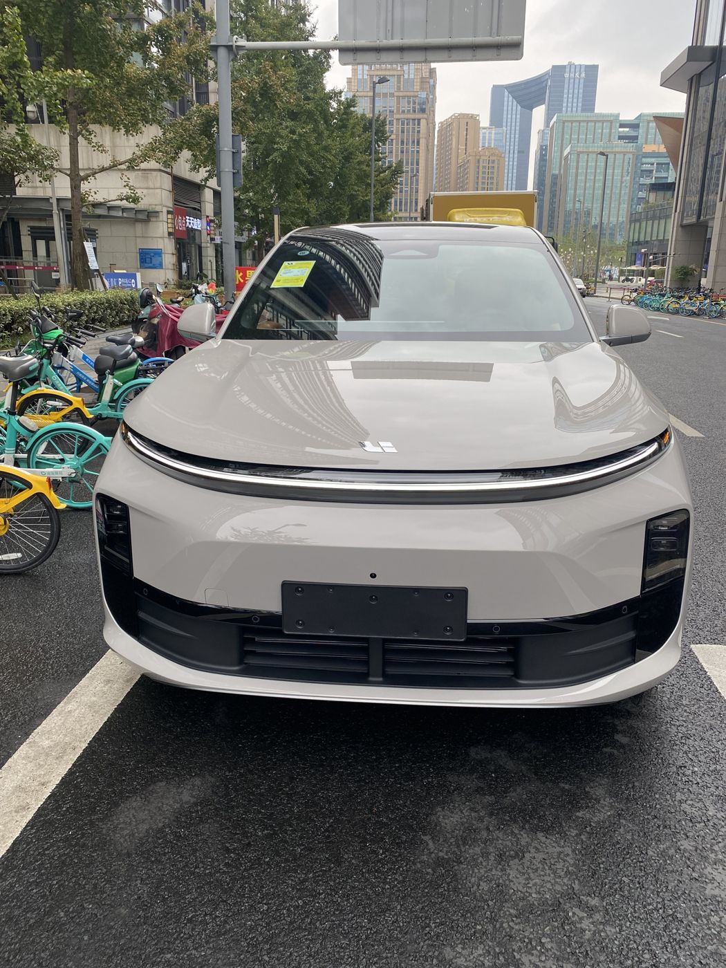 Ag官网 MEGA 高压纯电 MPV